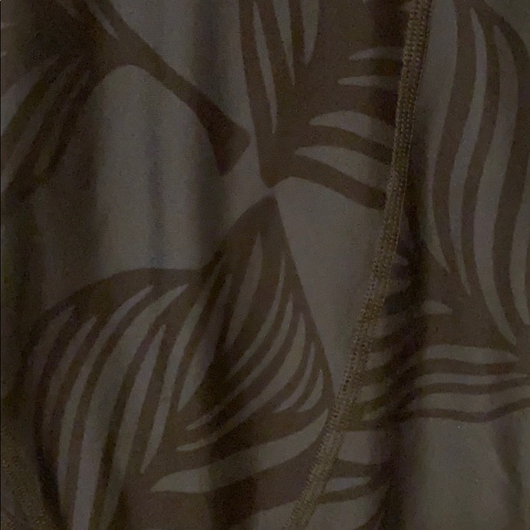 Matching jungle pattern workout set - Picture 5 of 5